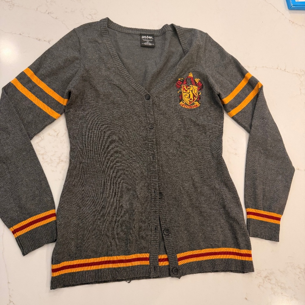 Harry Potter Gryffindor Cardigan 🦁✨ Hogwarts Crest Sweater | Gray Wizard School